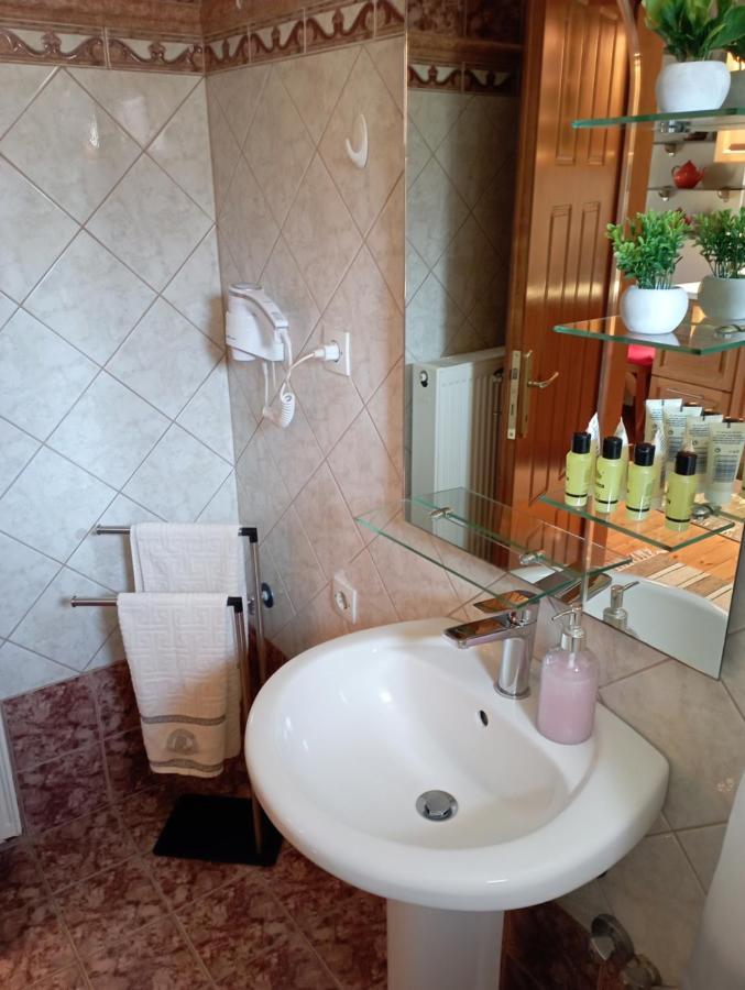 Prespes Lake View Family Apartment Florina Exteriör bild