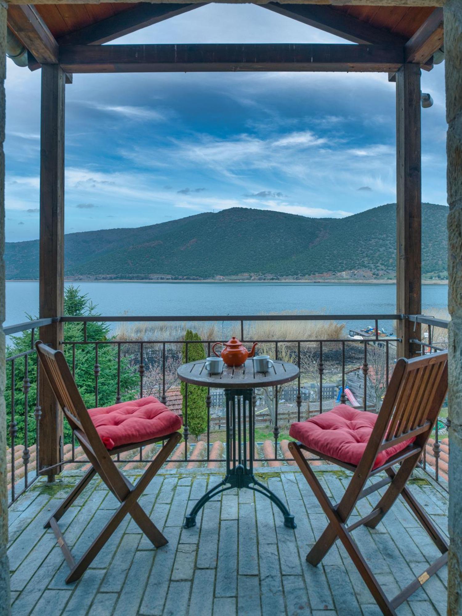 Prespes Lake View Family Apartment Florina Exteriör bild